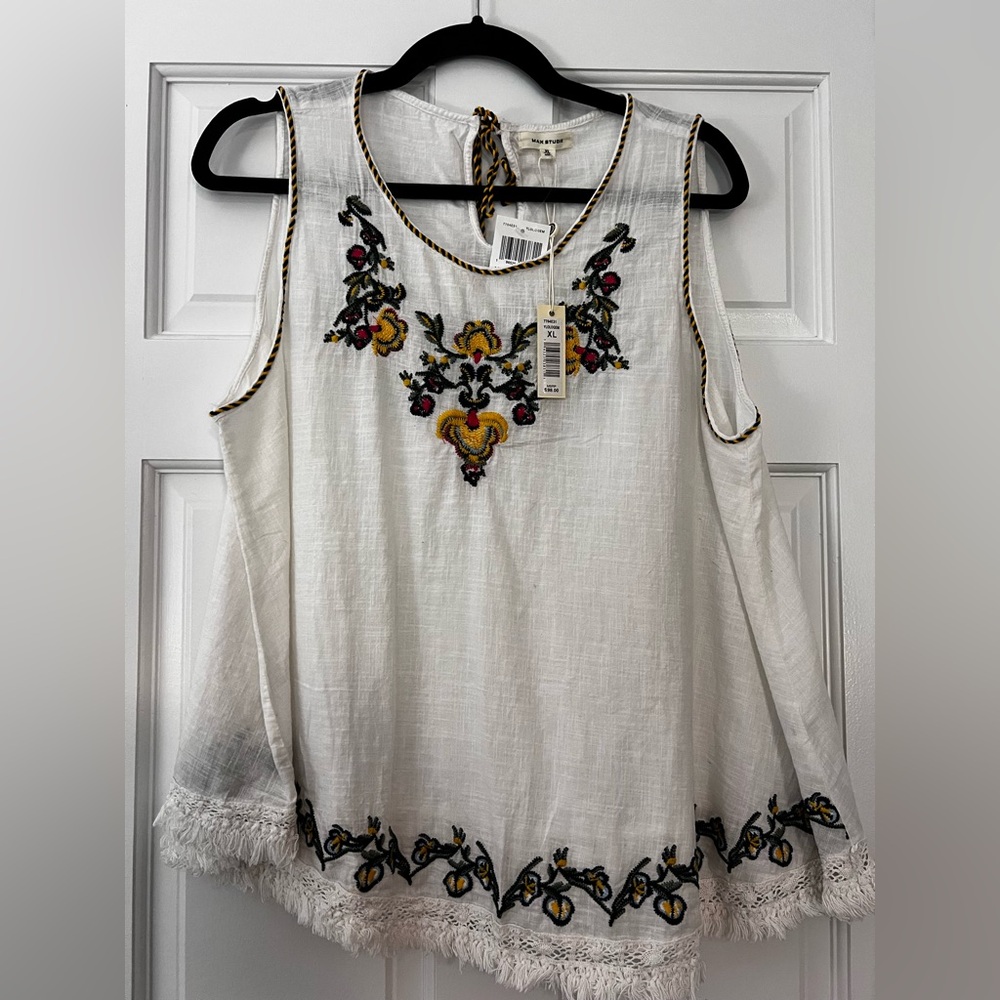 Max Studio White Embroidered Sleeveless Blouse
